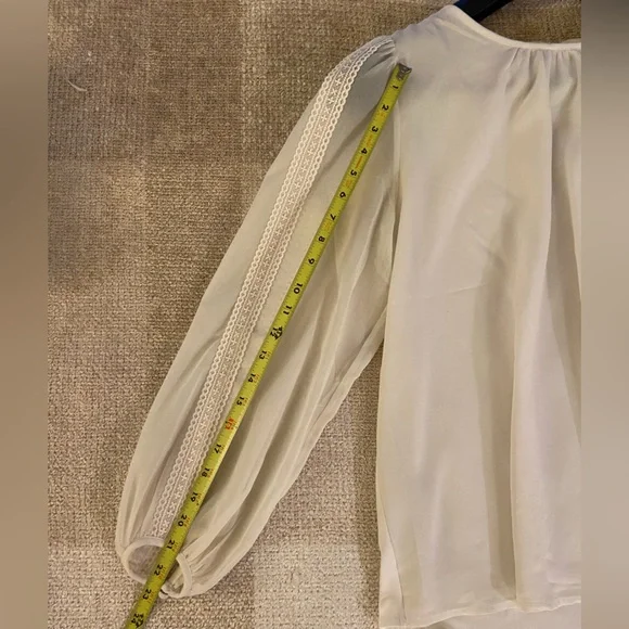 Ann Taylor Cream / Off-White Blouse - Size M / Medium - Picture 8 of 8